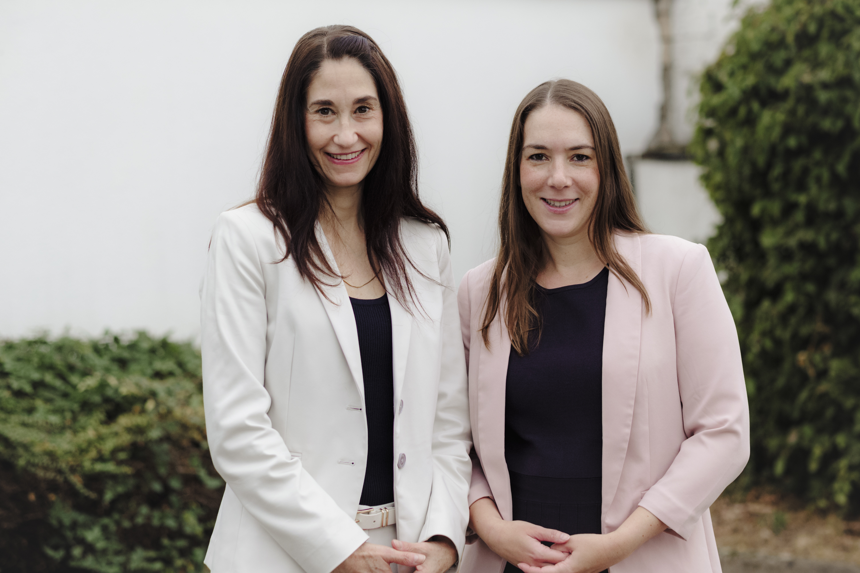 Melanie Lang und Jessica Keppler, Syndikusrechtsanwältinnen, WR